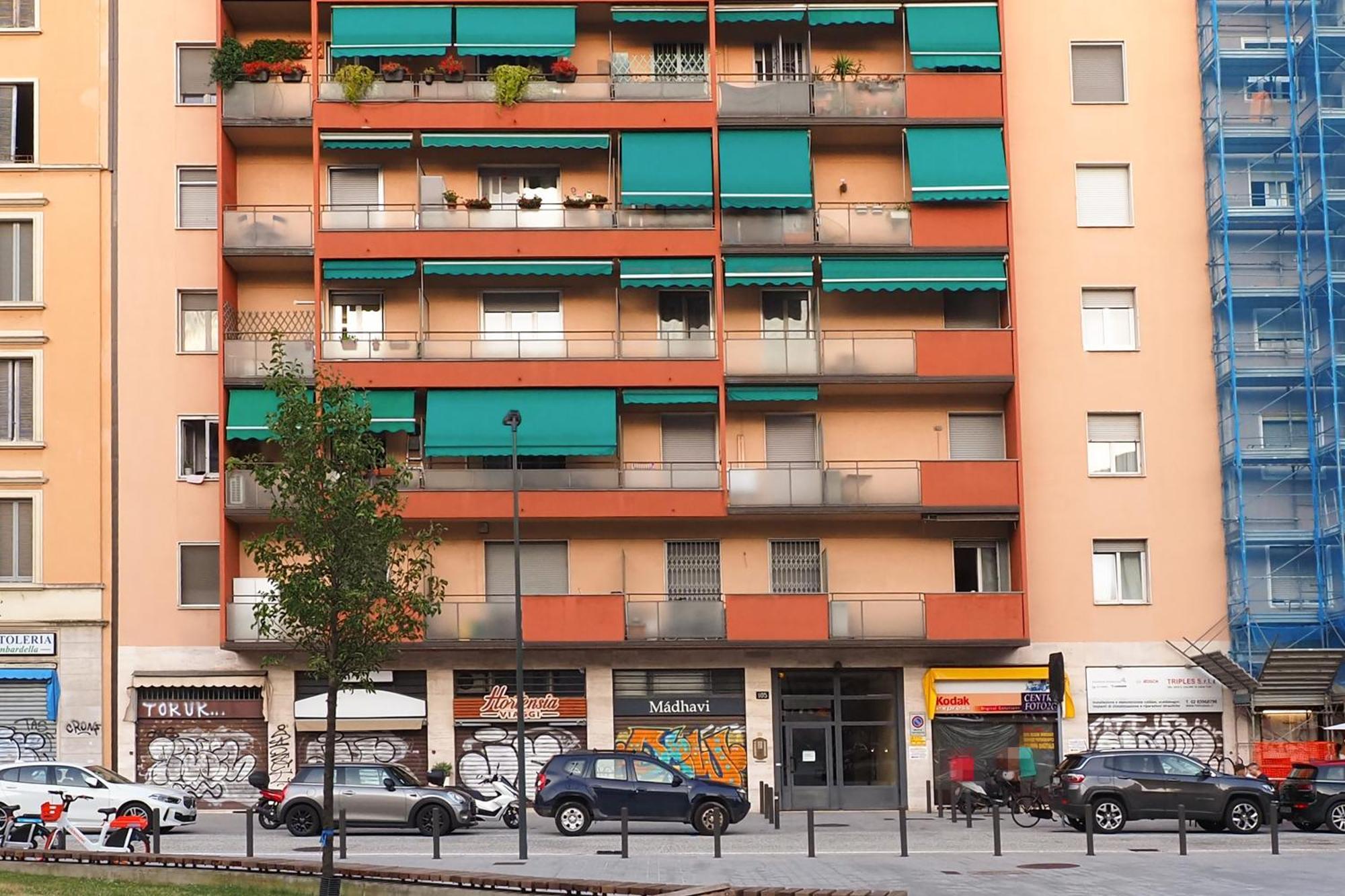 Apartment Modern And Quiet One Bedroom Apartment Near The M4 Milan